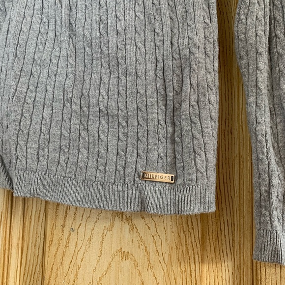 Tommy hilfiger gray knit long sleeve - Picture 5 of 7